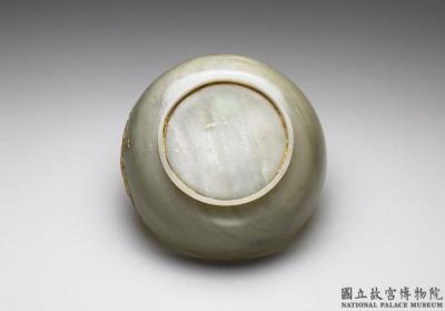 图片[3]-Jade round bowl with gilt gold floral decoration, India-China Archive